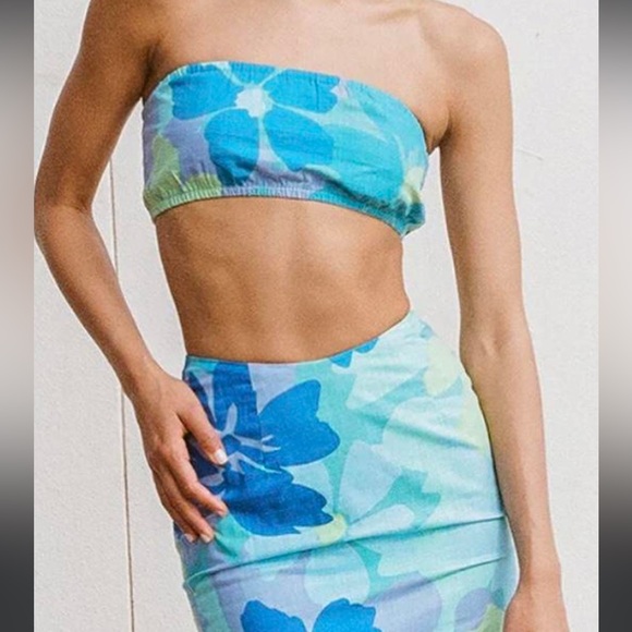 Sabo Skirt tropical strapless crop top and mini skirt summer set - Picture 1 of 12